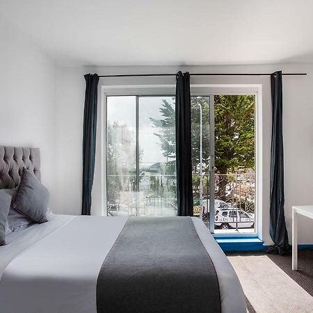 The Clacton Hotel Bagian luar foto
