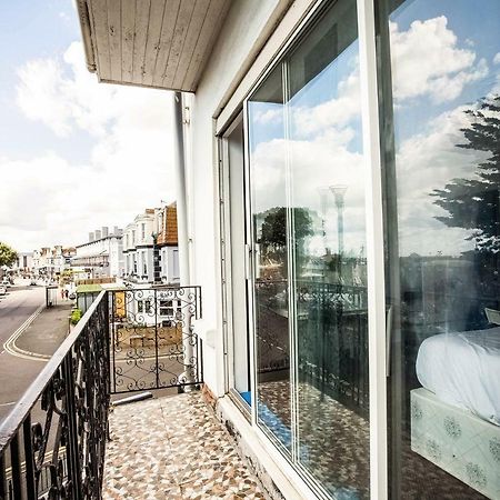 The Clacton Hotel Bagian luar foto
