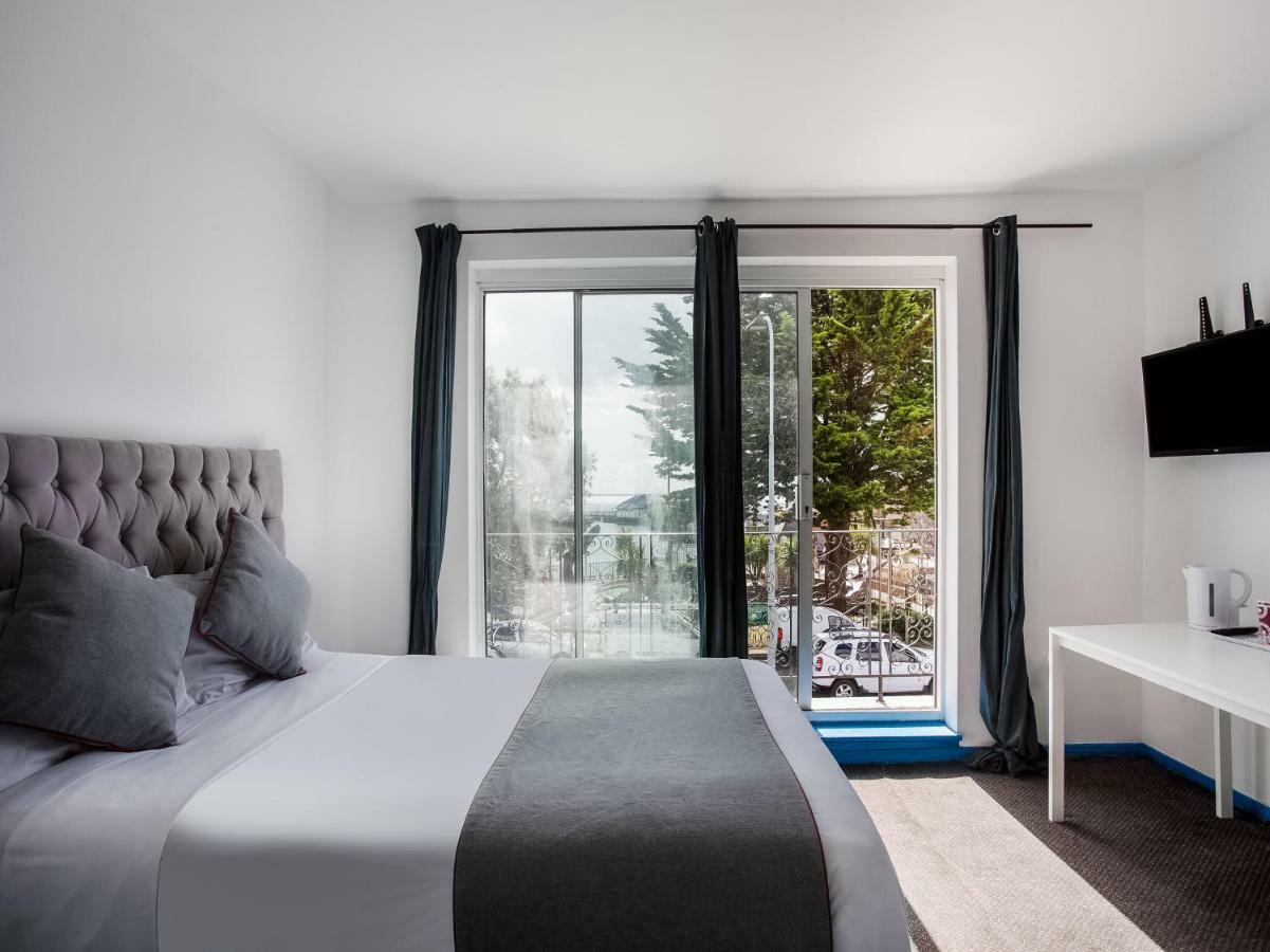 The Clacton Hotel Bagian luar foto