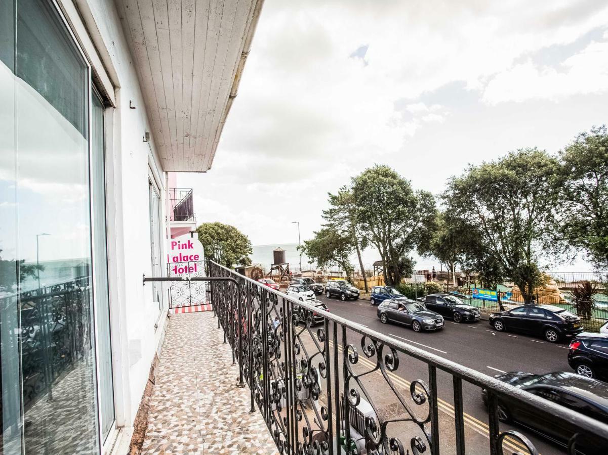 The Clacton Hotel Bagian luar foto