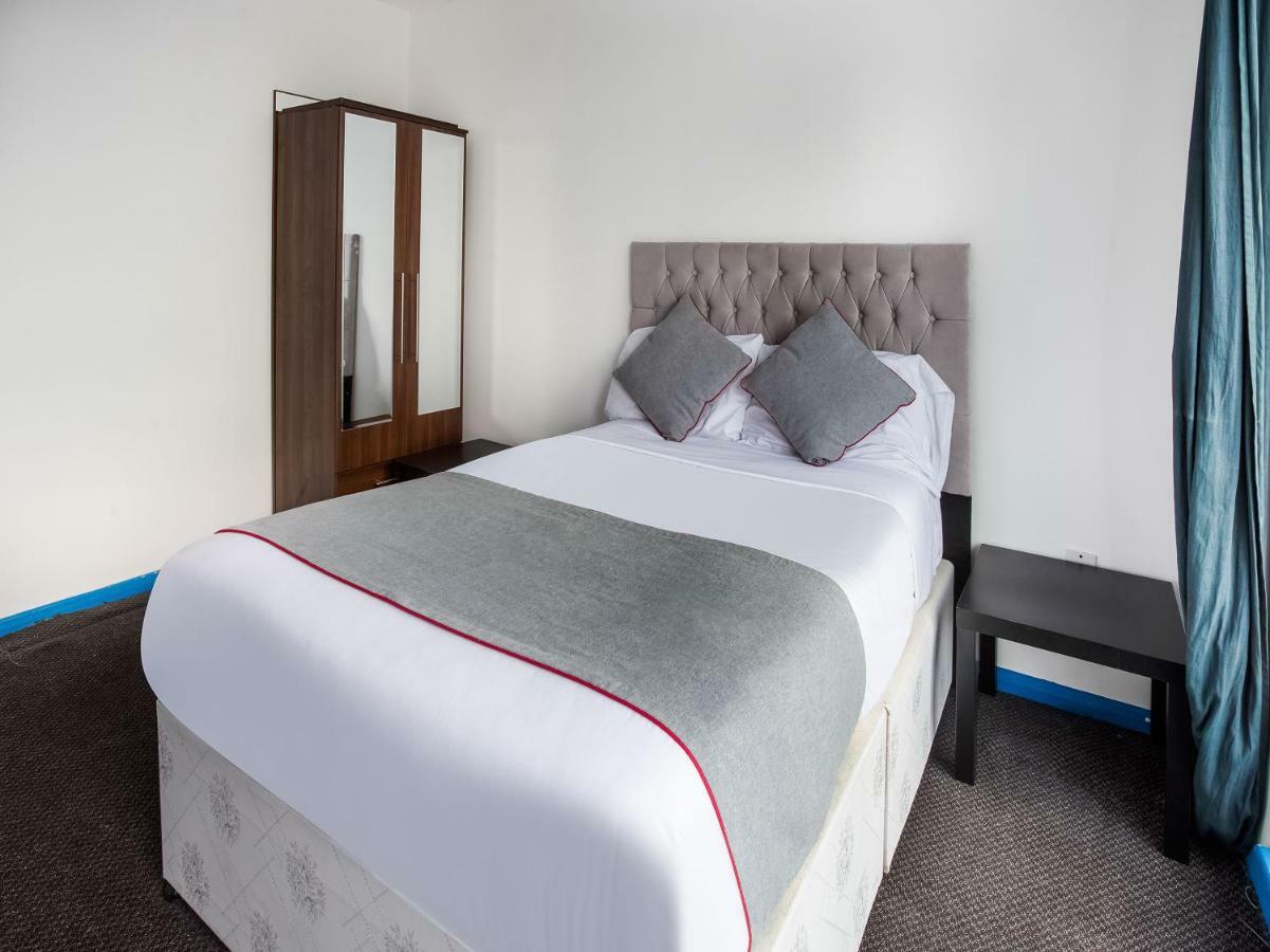 The Clacton Hotel Bagian luar foto